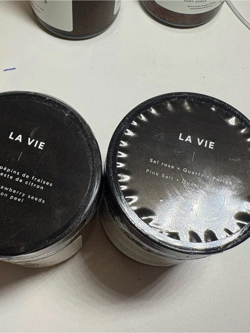 La Vie Exfoliant Pour Le Corps Body Scrub — White Label
